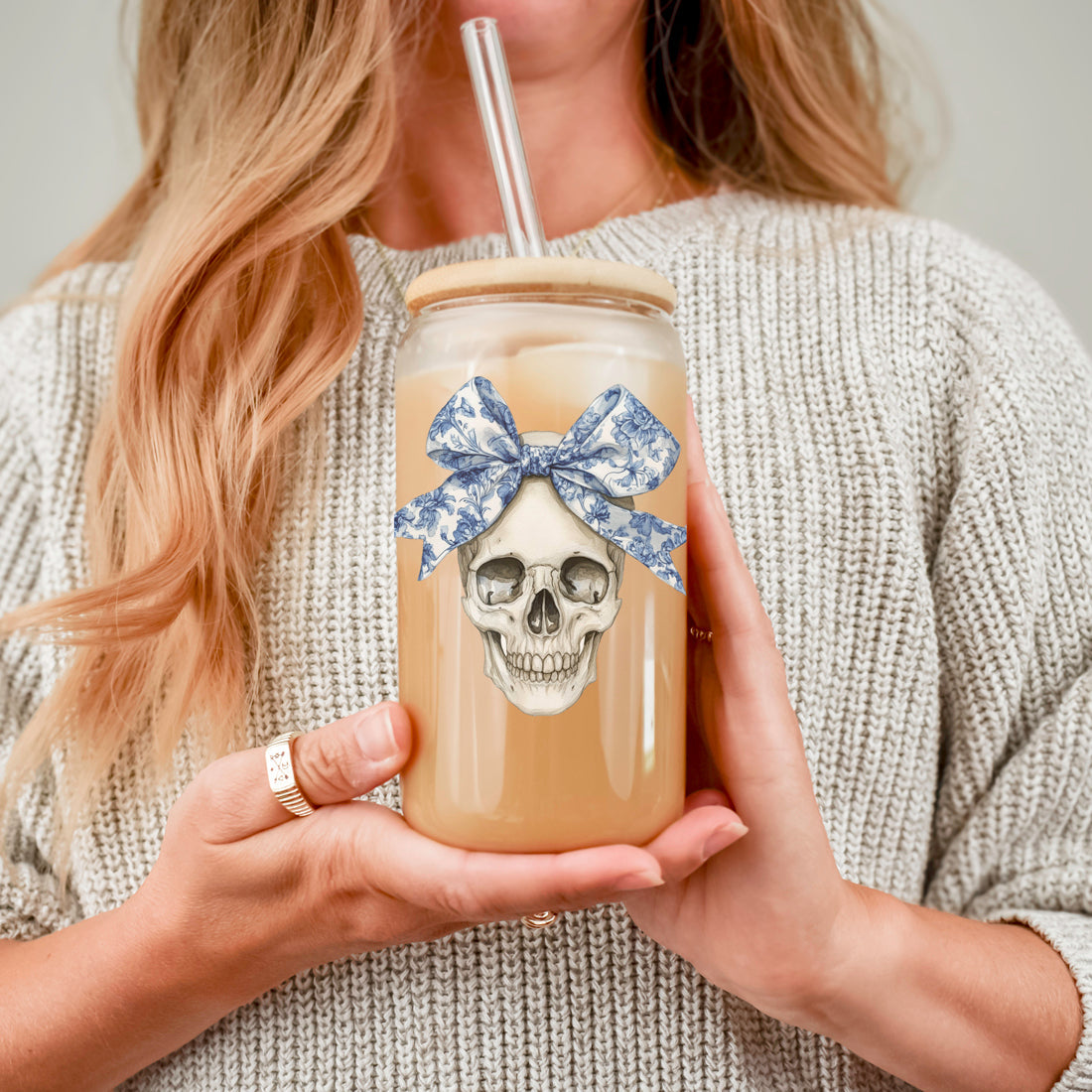 Chinoiserie Halloween Coffee Mugs
Chinoiserie Skulls with a bow Decor
Blue White Halloween Home Decor
Blue White Halloween Coffee mugs